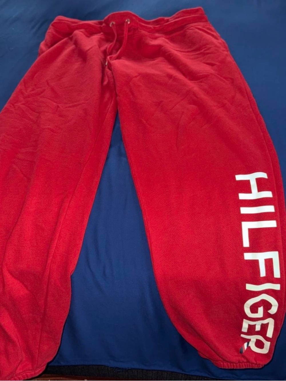 Women’s Tommy Hilfiger red sweatpants Size M #loungewear #sweatpants